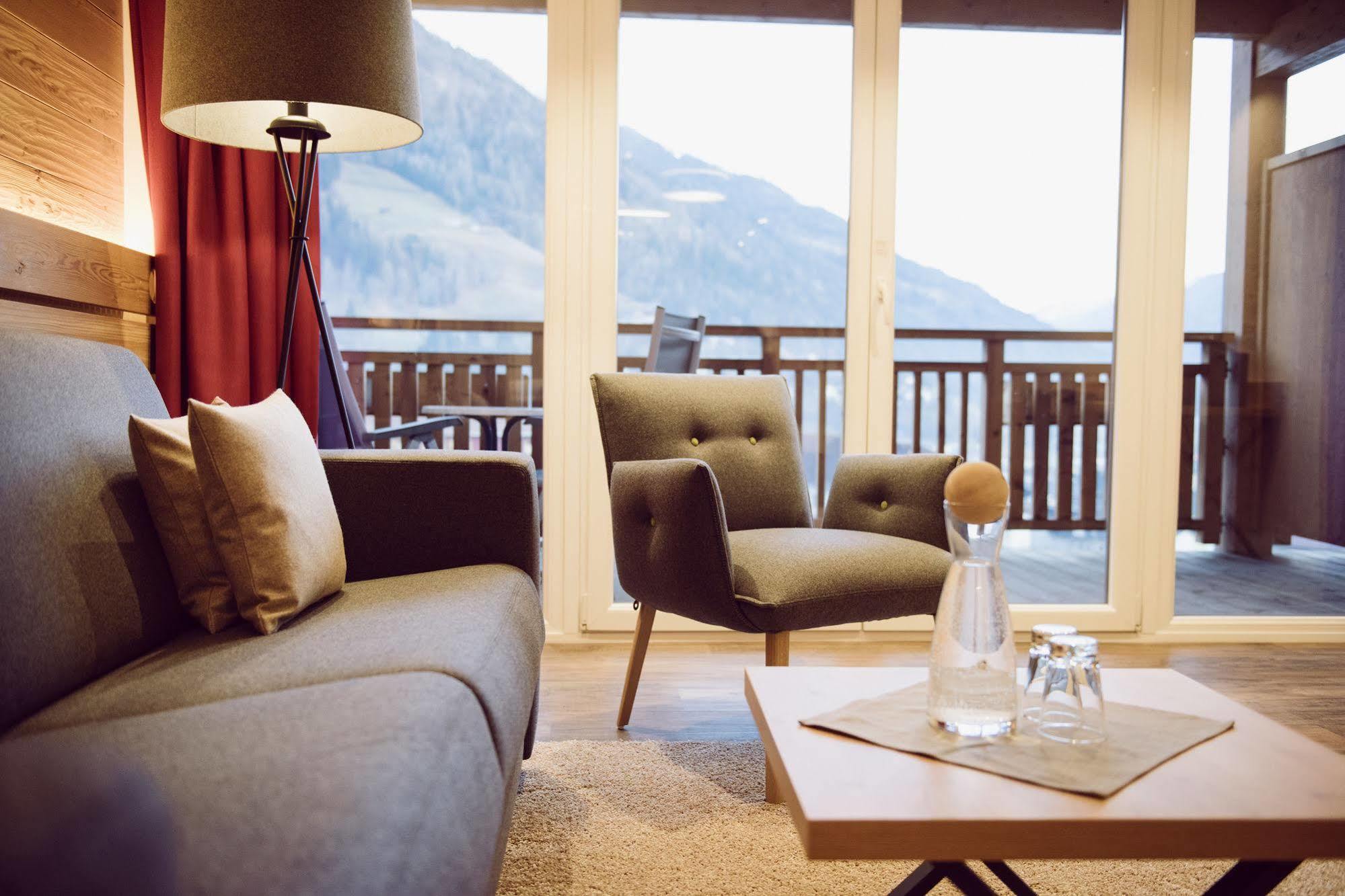 Spa & Naturhotel Outside Matrei in Osttirol Exterior foto